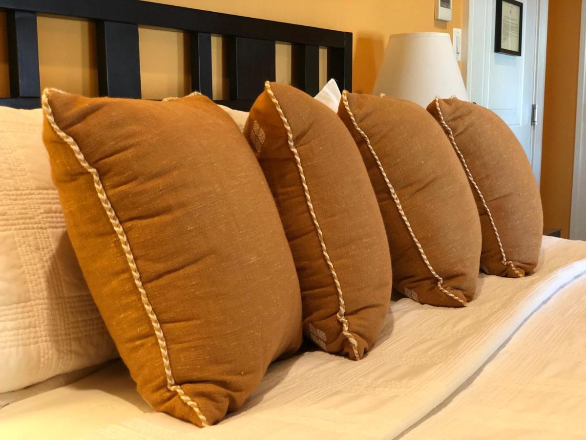 Suites At 249 Кълпепър Екстериор снимка