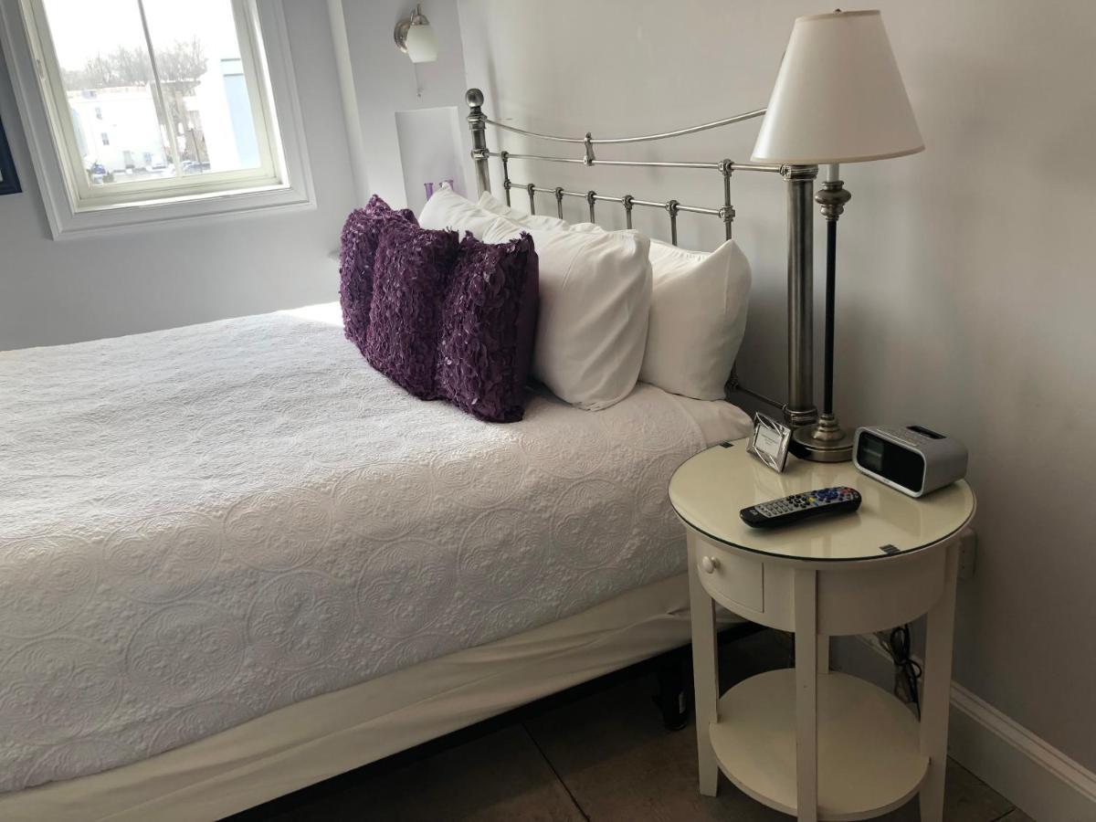 Suites At 249 Кълпепър Екстериор снимка