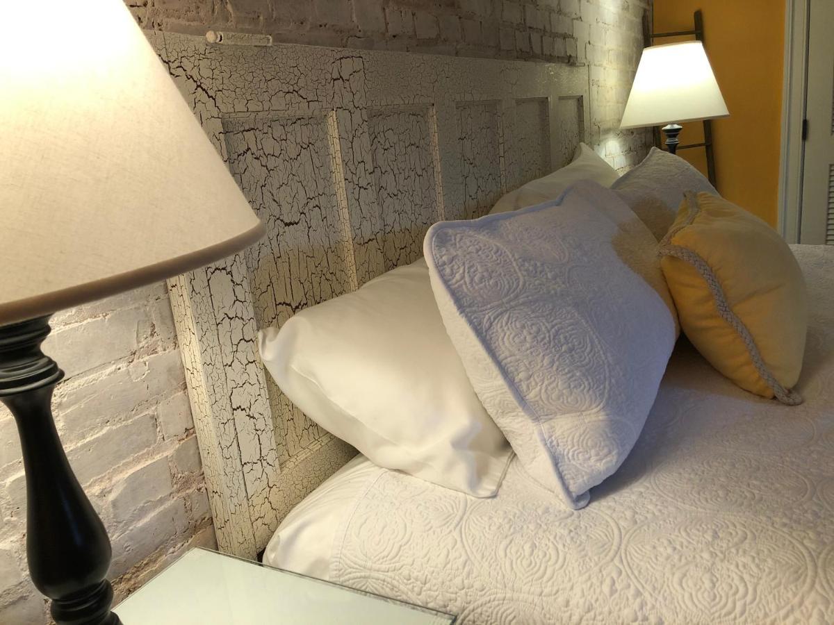 Suites At 249 Кълпепър Екстериор снимка